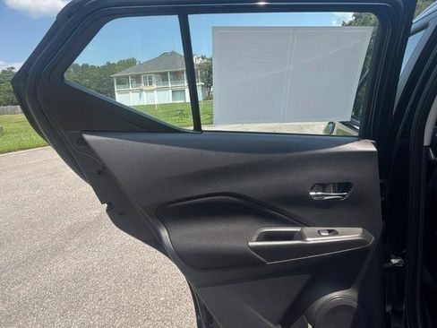 Used 2024 Nissan Kicks SV FWD image 12