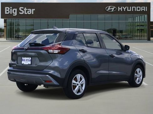 Used 2022 Nissan Kicks S FWD image 4