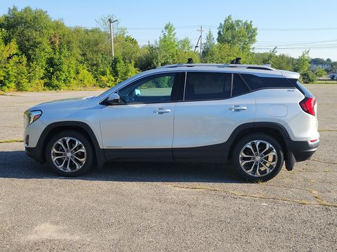 Used 2020 GMC Terrain SLT w/ Preferred Package AWD/4WD image 8