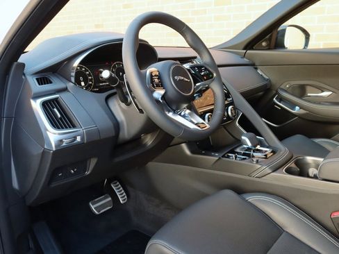 Certified 2024 Jaguar E-PACE R-Dynamic SE image 14