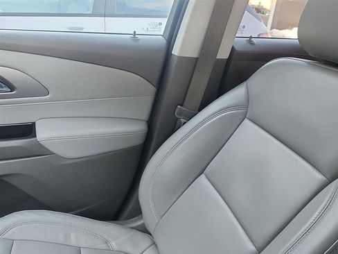 Used 2020 Chevrolet Traverse LT w/ LT Premium Package image 14