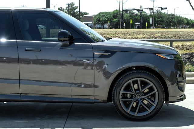 New 2026 Land Rover Range Rover Sport Dynamic SE AWD/4WD image 10