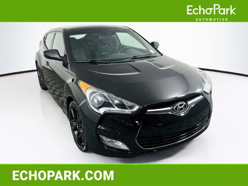 Used 2017 Hyundai Veloster Value Edition FWD image 1