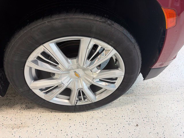 Used 2023 Chevrolet Suburban High Country w/ Advanced Technology Package AWD/4WD image 17