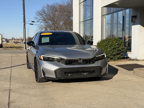 Used 2025 Honda Civic Sport image 14