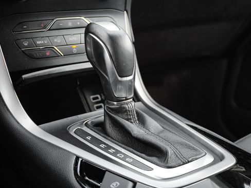 Used 2018 Ford Edge SEL w/ Equipment Group 201A image 22