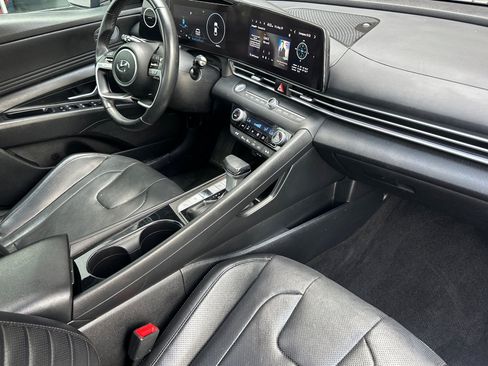 Used 2023 Hyundai Elantra Limited FWD image 15