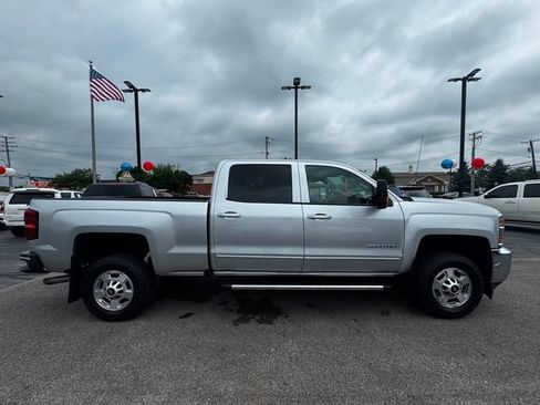 Used 2018 Chevrolet Silverado 2500 LT AWD/4WD image 4