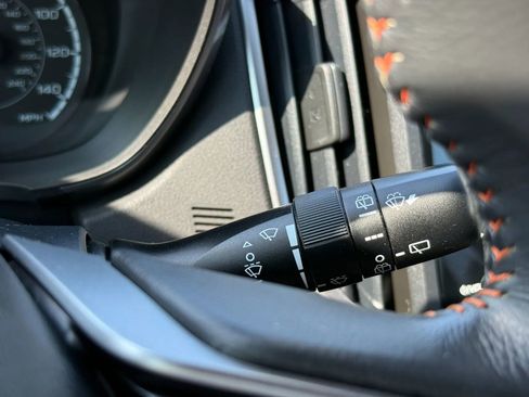 Used 2018 Subaru Crosstrek 2.0i Premium AWD/4WD image 24