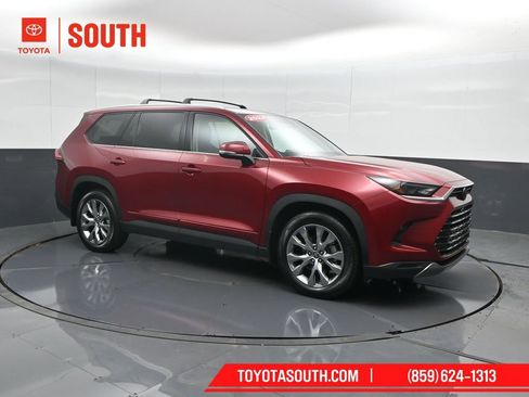 Used 2024 Toyota Grand Highlander Limited image 4