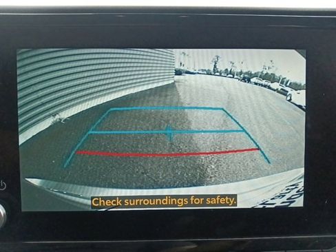 Used 2023 Toyota Highlander L image 23