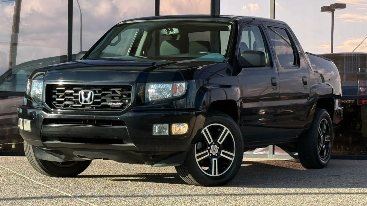 Used 2013 Honda Ridgeline Sport image 2
