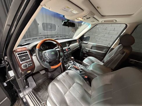 Used 2005 Land Rover Range Rover HSE image 2