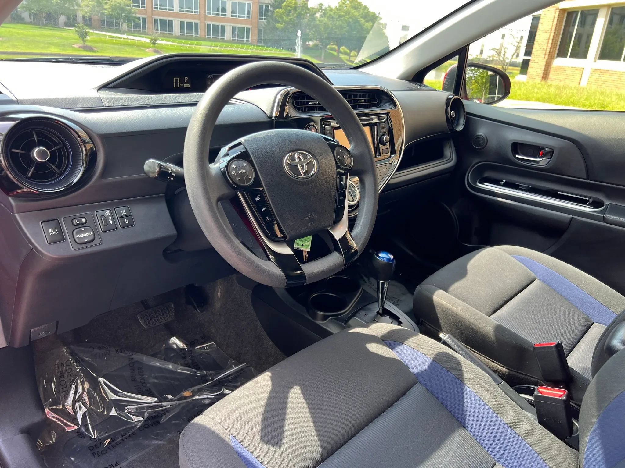 Used 2018 Toyota Prius C Two FWD image 14