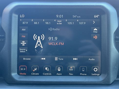 Used 2020 Jeep Wrangler Unlimited Sahara image 4