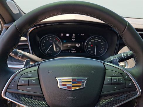 Used 2025 Cadillac XT5 Sportv w/ Technology Package AWD/4WD image 21