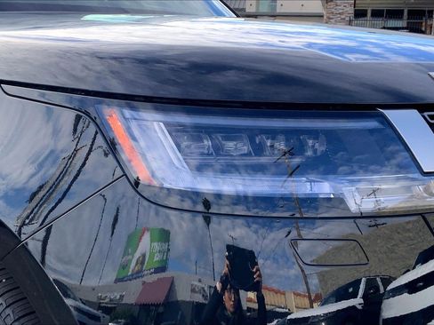 New 2026 Land Rover Range Rover Long Wheelbase SE image 16