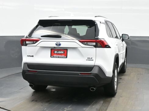 Used 2021 Toyota RAV4 XLE w/ Carpet Mat Package (TMS) image 5