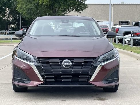 Used 2025 Nissan Altima 2.5 SV FWD image 6