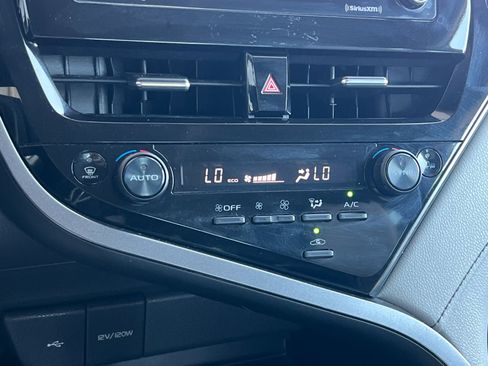 Used 2023 Toyota Camry SE FWD image 19