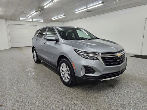 Used 2024 Chevrolet Equinox LT image 3