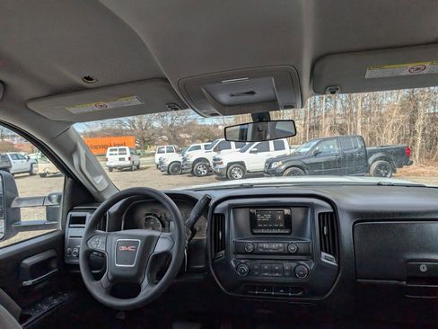 Used 2015 GMC Sierra 3500 2WD Crew Cab image 18