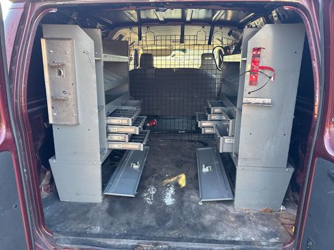 Used 2010 Ford E-250 and Econoline 250 image 7