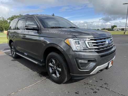Used 2020 Ford Expedition XLT w/ Equipment Group 202A image 2