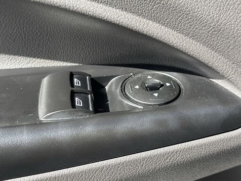 Used 2022 Ford Transit Connect XL image 11