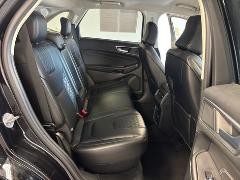 Used 2024 Ford Edge Titanium image 38