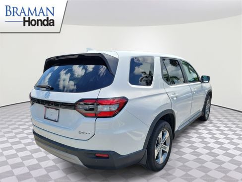 Certified 2024 Honda Pilot EX-L image 3