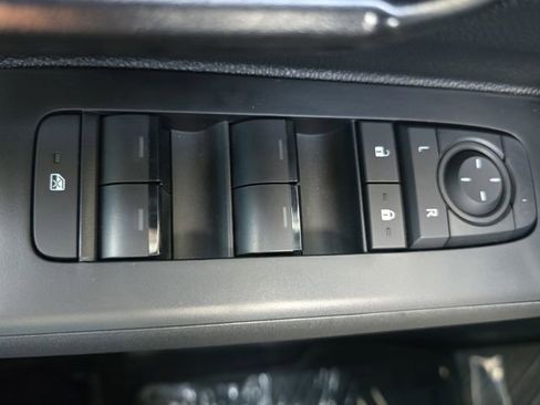 Used 2025 Toyota Tacoma SR5 AWD/4WD image 28