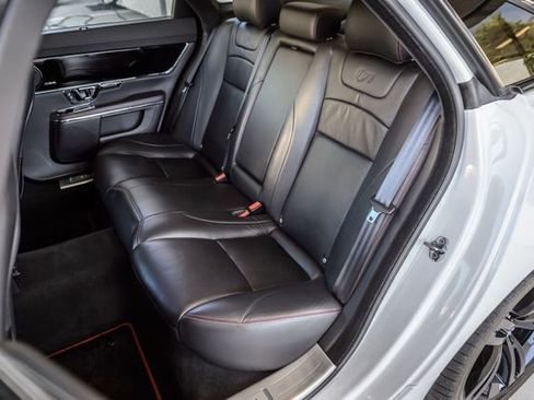 Used 2016 Jaguar XJ image 42