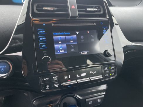 Used 2019 Toyota Prius XLE image 27