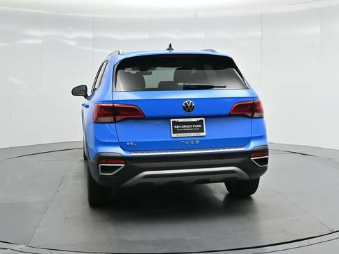 Used 2022 Volkswagen Taos SEL w/ Panoramic Sunroof Package image 28