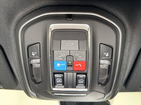 New 2026 Jeep Grand Cherokee Altitude AWD/4WD image 11