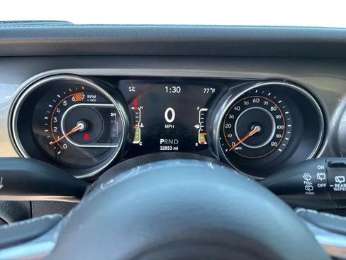 Used 2021 Jeep Wrangler Unlimited Sahara AWD/4WD image 17