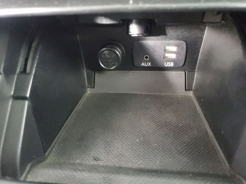 Used 2017 Subaru Outback 2.5i Limited image 18