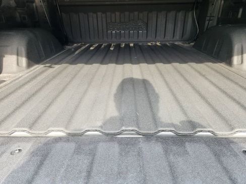 Used 2024 Chevrolet Silverado 1500 High Country w/ High Country Premium Package AWD/4WD image 33