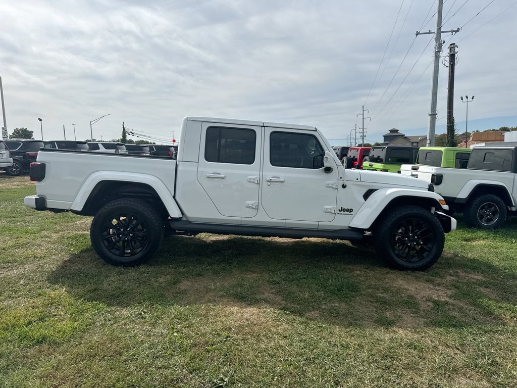Used 2023 Jeep Gladiator Overland AWD/4WD image 6