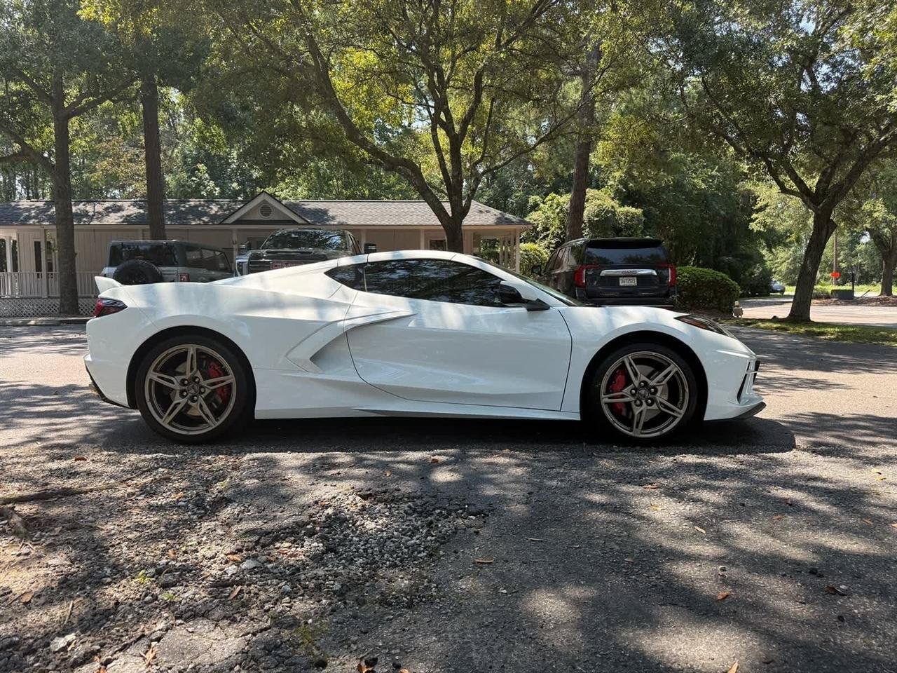 Used 2020 Chevrolet Corvette Stingray Premium Cpe w/ 3LT Preferred Equipment Group RWD image 4