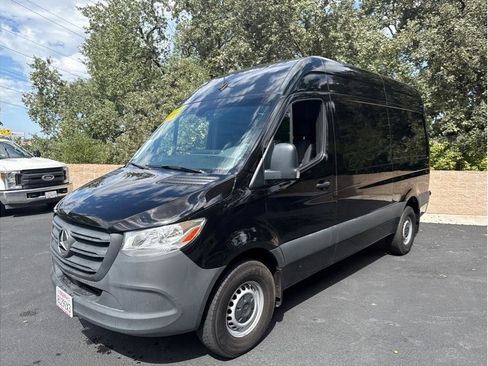 Used 2023 Mercedes-Benz Sprinter 2500 image 3