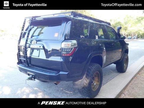 Used 2016 Toyota 4Runner SR5 AWD/4WD image 9