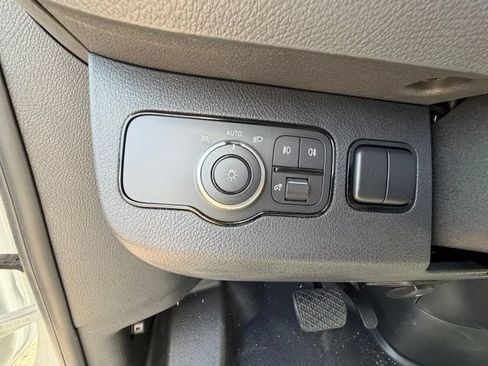 Used 2024 Mercedes-Benz Sprinter 3500 image 11