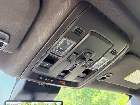 Used 2025 GMC Yukon XL Elevation w/ Technology Package AWD/4WD image 26