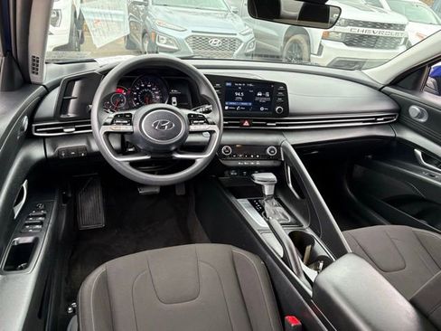 Used 2023 Hyundai Elantra SEL image 13