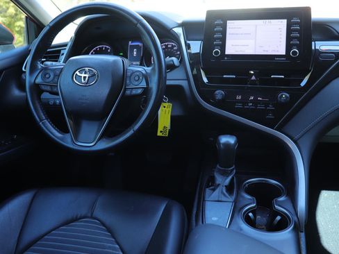 Used 2021 Toyota Camry SE image 22