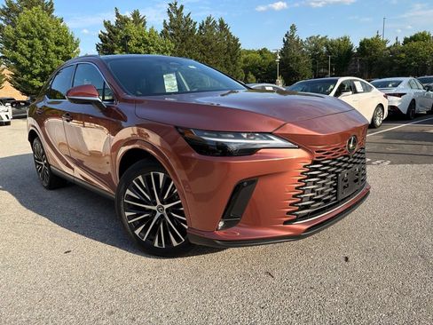 Used 2025 Lexus RX 350 w/ Convenience Package AWD/4WD image 3