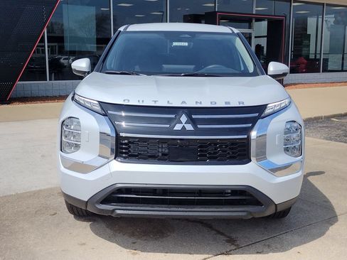 New 2026 Mitsubishi Outlander ES AWD/4WD image 12