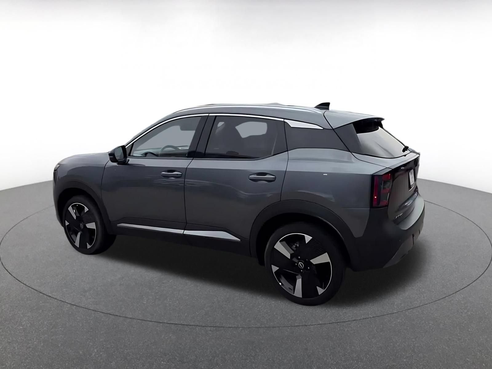 Used 2026 Nissan Kicks SR AWD/4WD image 9